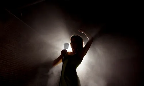 cantante-barcelona-fiesta