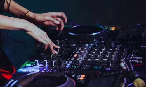 dj-de-bodas-barcelona dj-de-bodas-barcelona