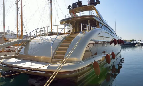 hen-party-on-boat-barcelona