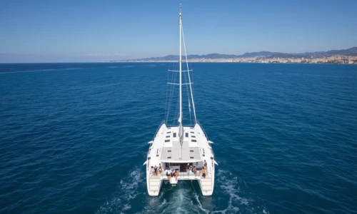 catamaran-in-barcelona catamaran-in-barcelona